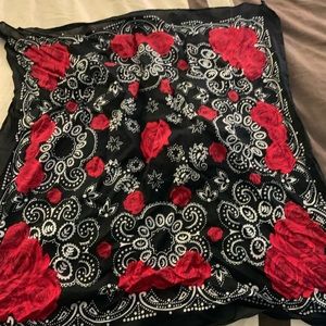 Women’s black and red bandana!
